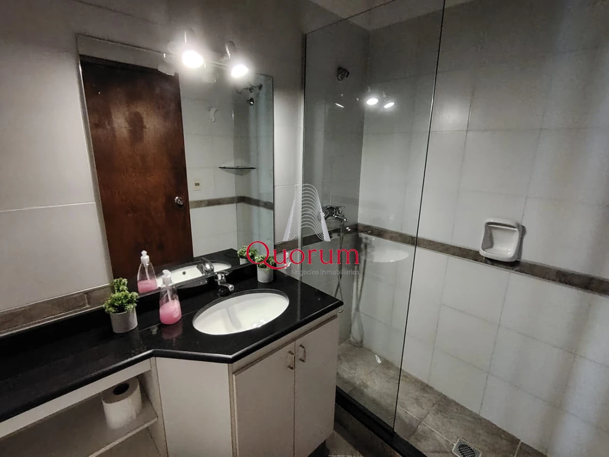 Casa ID.512 - Venta Casa 6 dormitorios Playa Mansa Punta del Este Uruguay