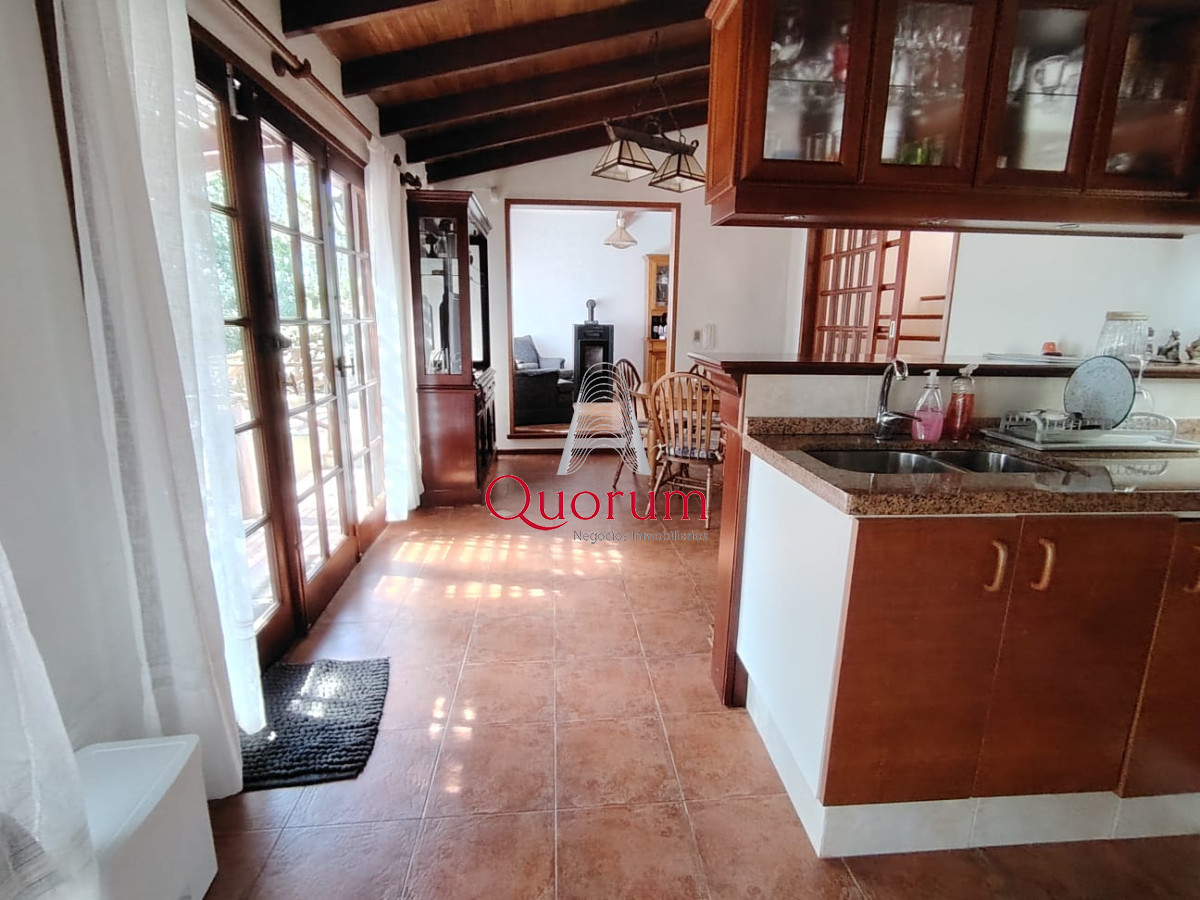 Casa ID.512 - Venta Casa 6 dormitorios Playa Mansa Punta del Este Uruguay