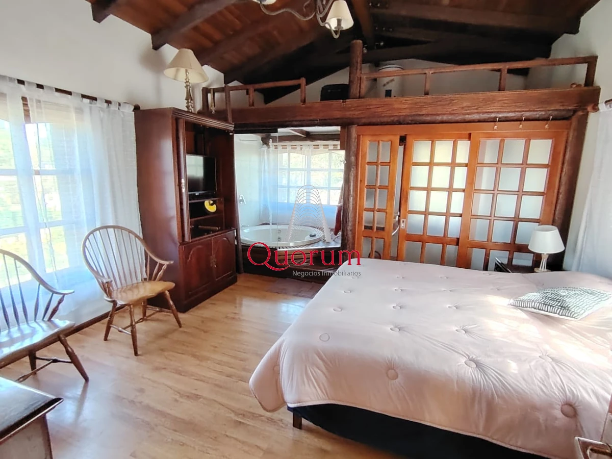 Casa ID.512 - Venta Casa 6 dormitorios Playa Mansa Punta del Este Uruguay