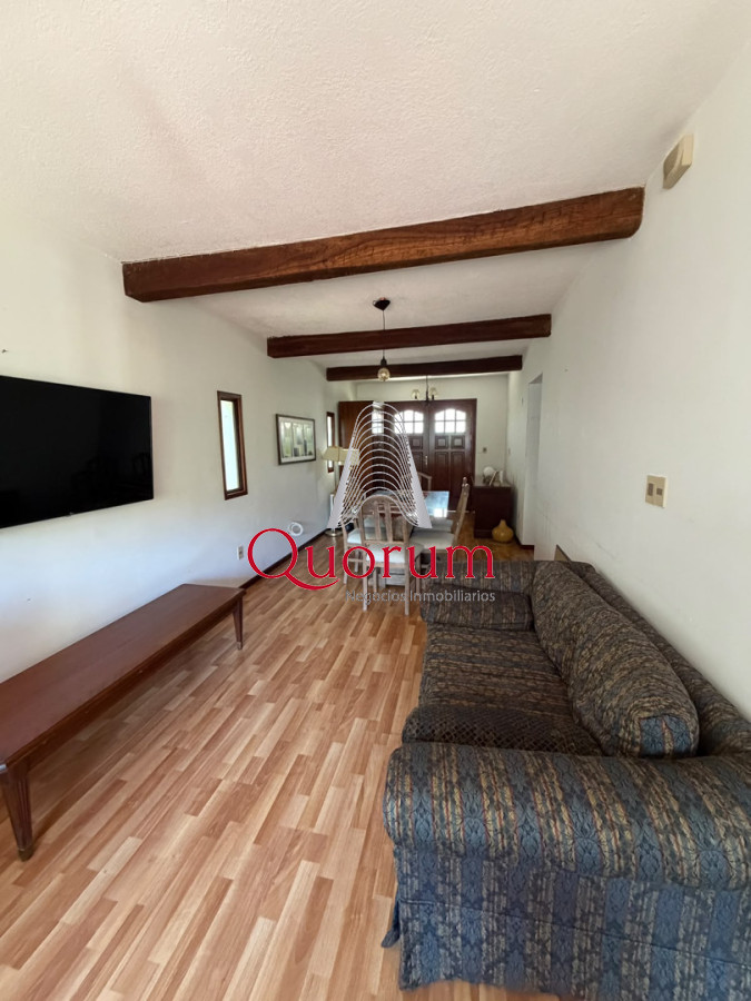 Casa ID.512 - Alquiler temporario Casa 5 dormitorios  Playa Mansa Punta del Este Uruguay 