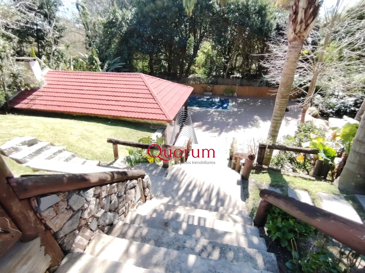 Casa ID.512 - Venta Casa 6 dormitorios Playa Mansa Punta del Este Uruguay