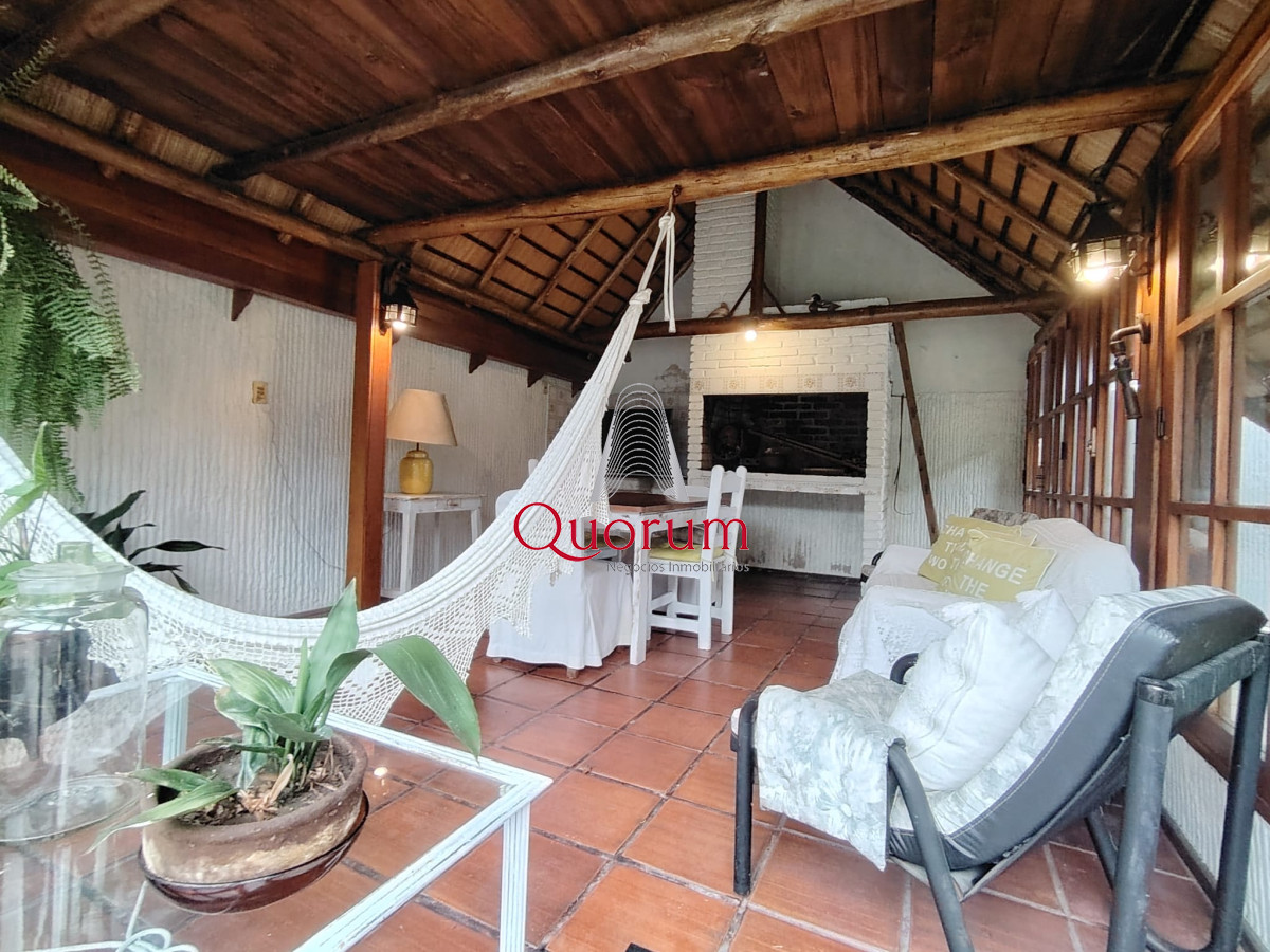 Casa ID.500 - Venta casa 3 dormitorios 2 baños y apartamento con entrada independiente en el centro de Maldonado Maldonado
