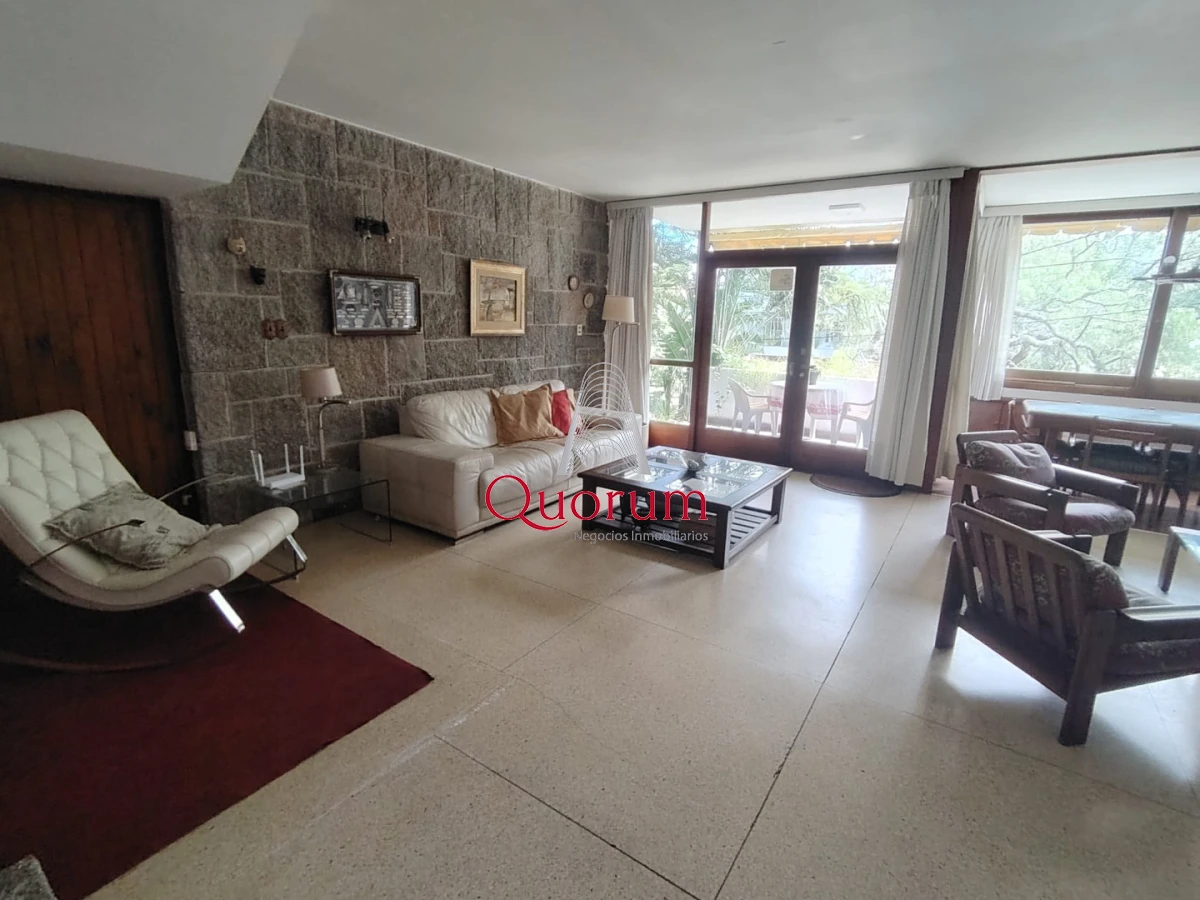 Casa ID.548 - Alquiler temporada 2027 Casa 4 dormitorios Punta del Este Playa Mansa