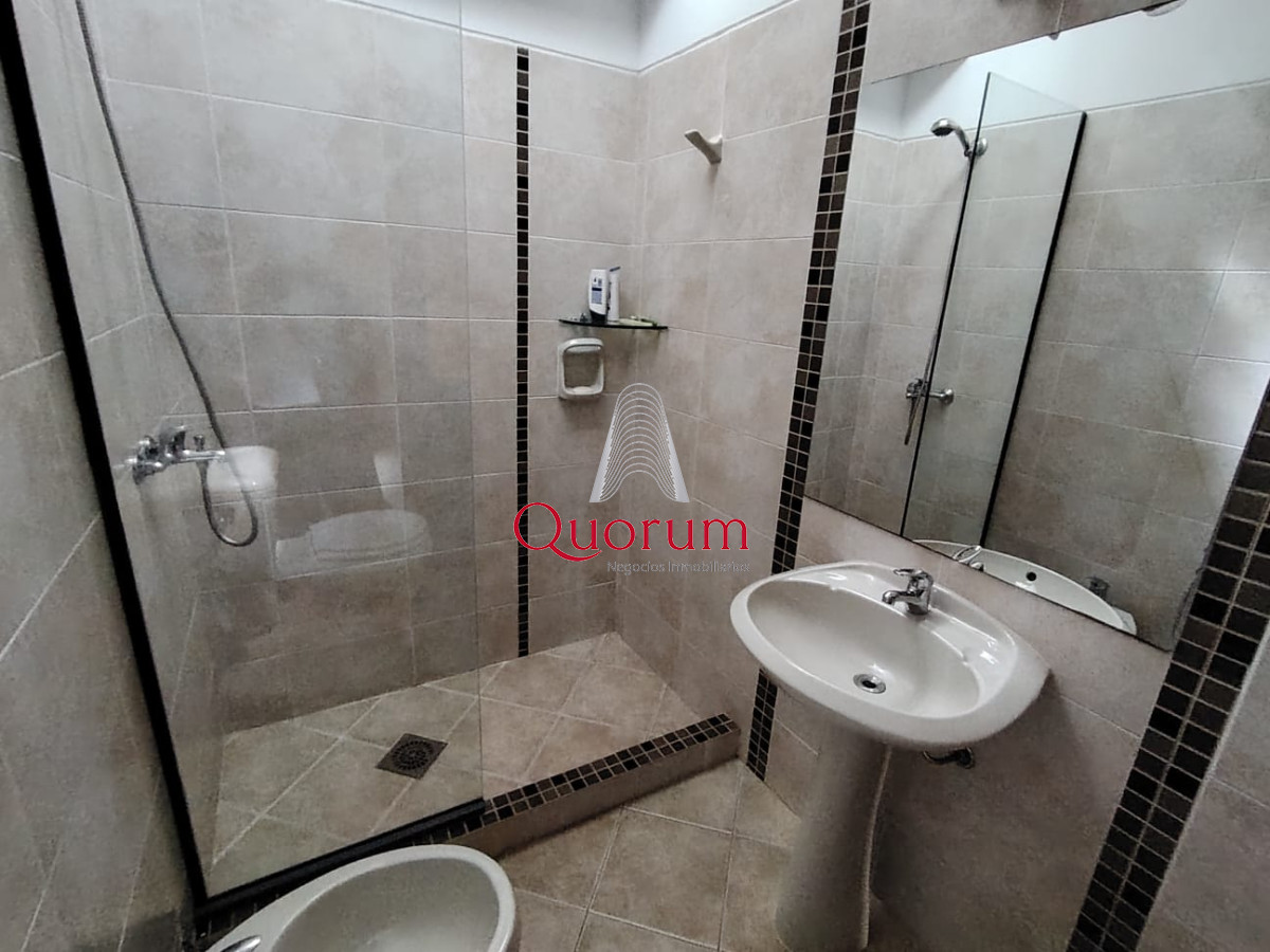 Casa ID.512 - Venta Casa 6 dormitorios Playa Mansa Punta del Este Uruguay