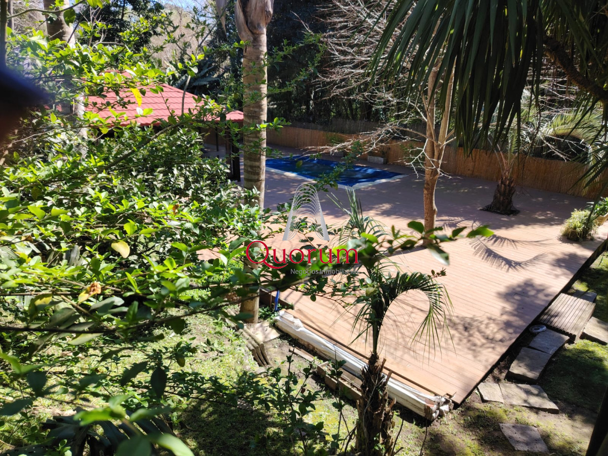 Casa ID.512 - Venta Casa 6 dormitorios Playa Mansa Punta del Este Uruguay