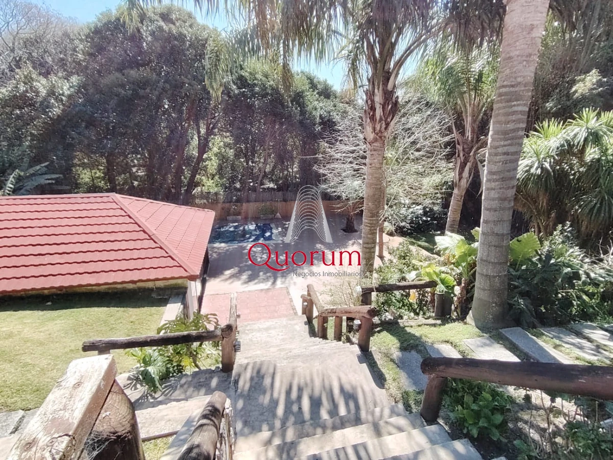 Casa ID.512 - Venta Casa 6 dormitorios Playa Mansa Punta del Este Uruguay