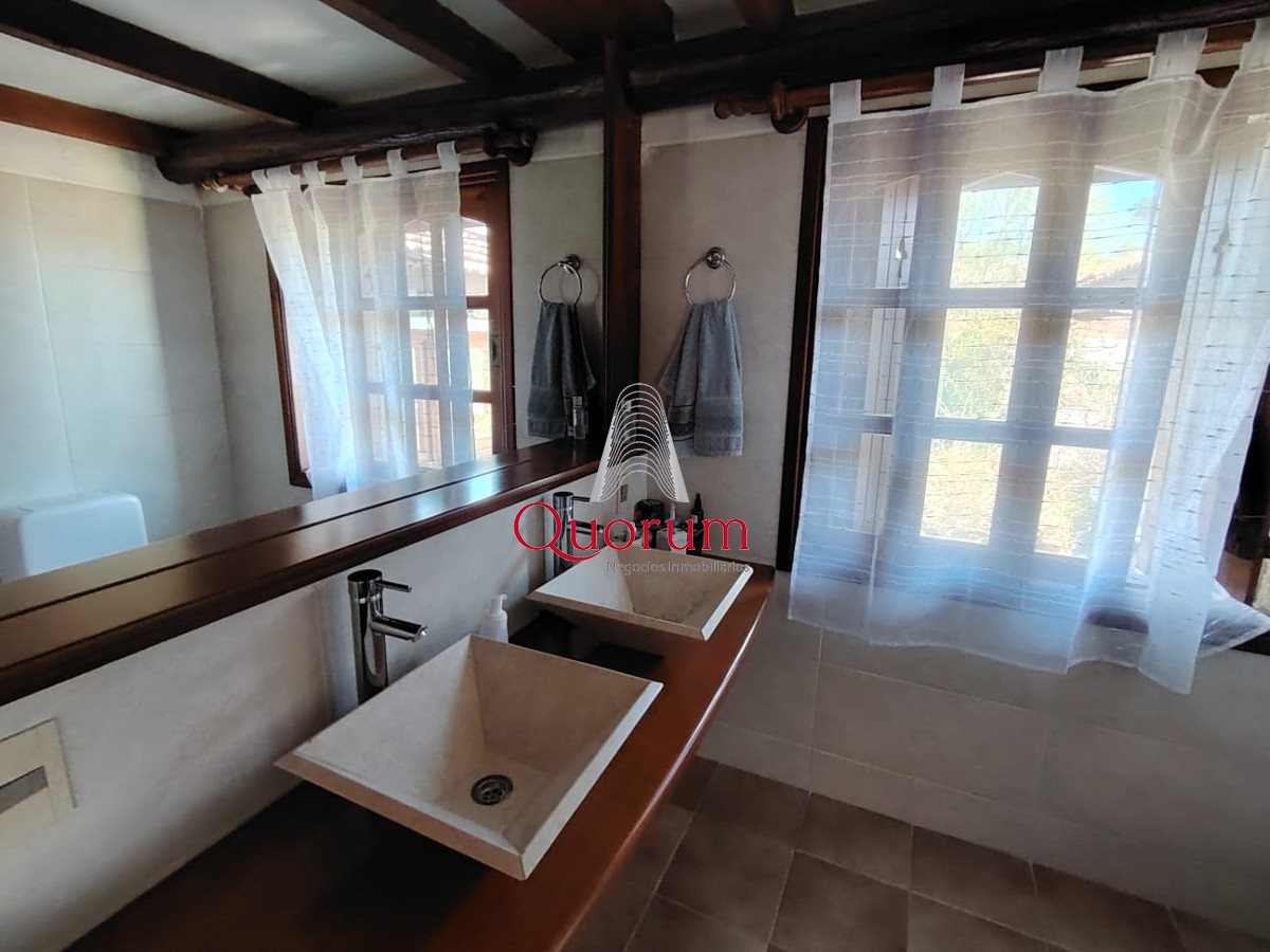 Casa ID.512 - Venta Casa 6 dormitorios Playa Mansa Punta del Este Uruguay