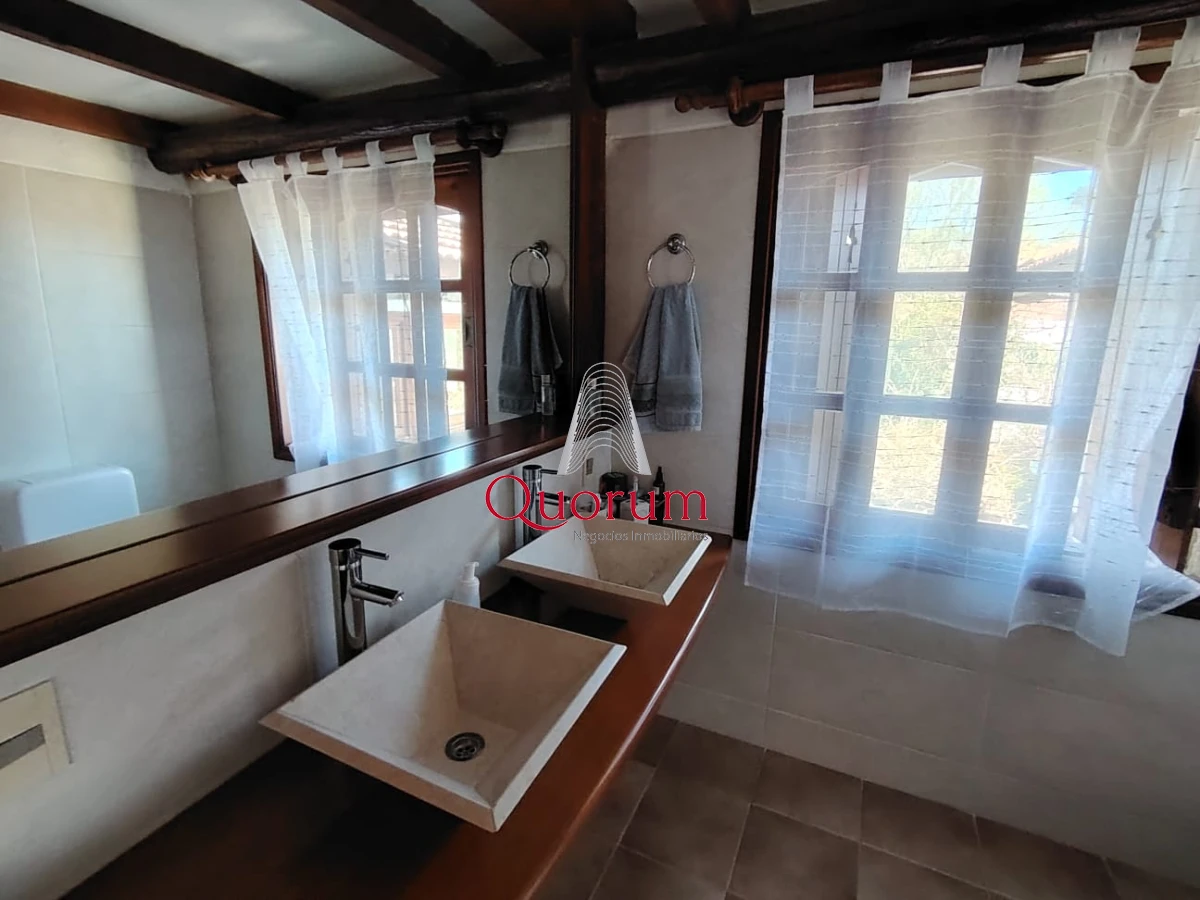 Casa ID.512 - Venta Casa 6 dormitorios Playa Mansa Punta del Este Uruguay