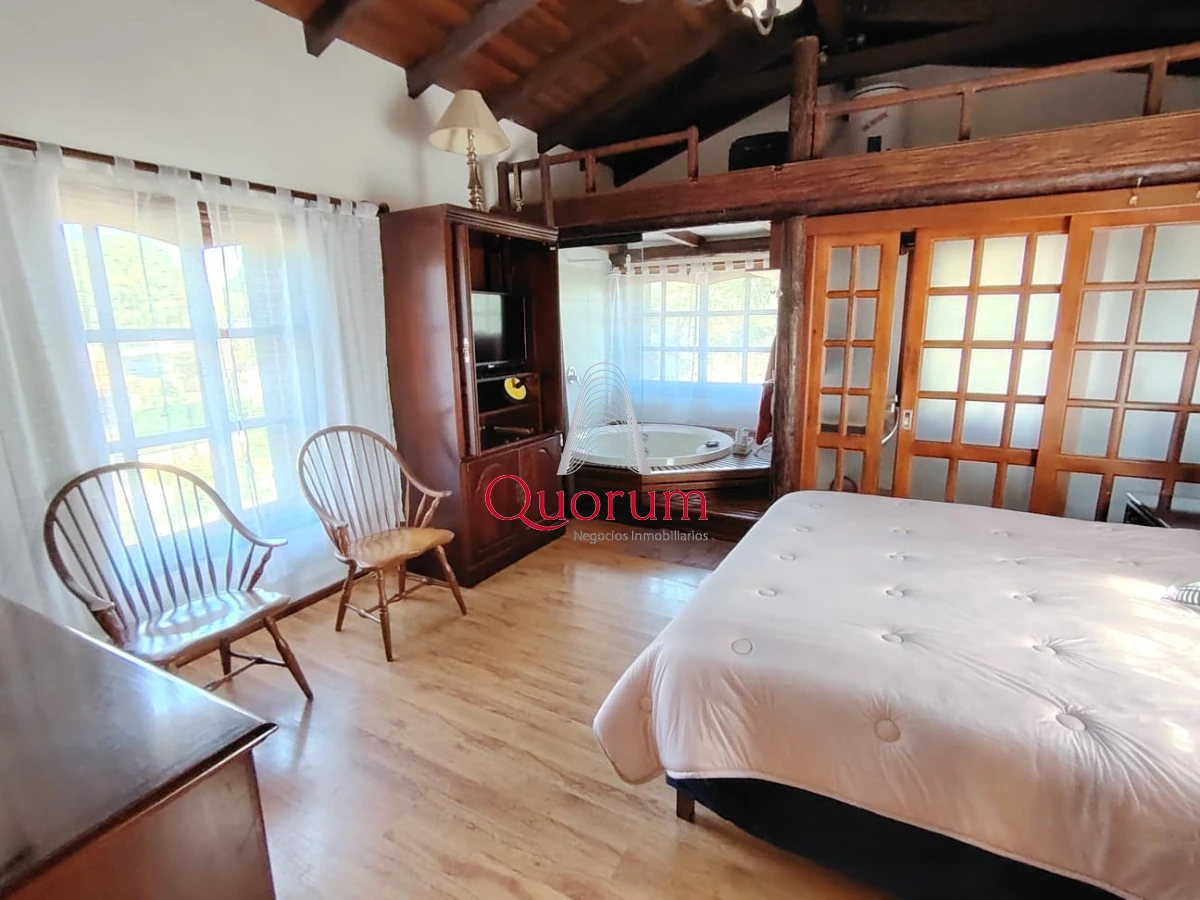 Casa ID.512 - Venta Casa 6 dormitorios Playa Mansa Punta del Este Uruguay