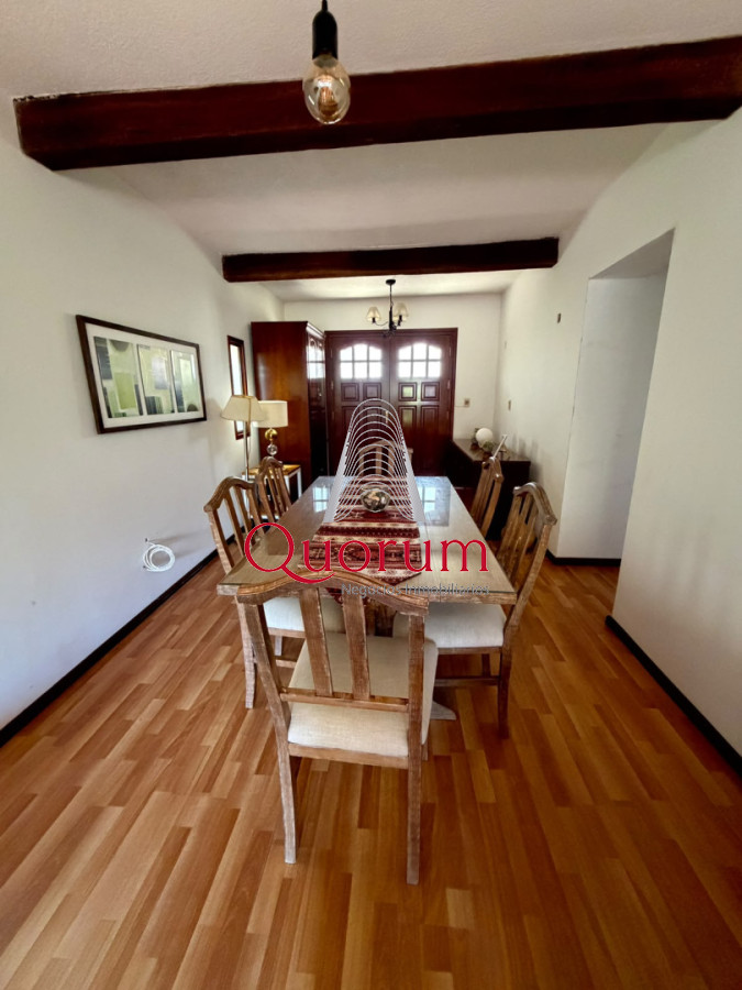 Casa ID.512 - Alquiler temporario Casa 5 dormitorios  Playa Mansa Punta del Este Uruguay 