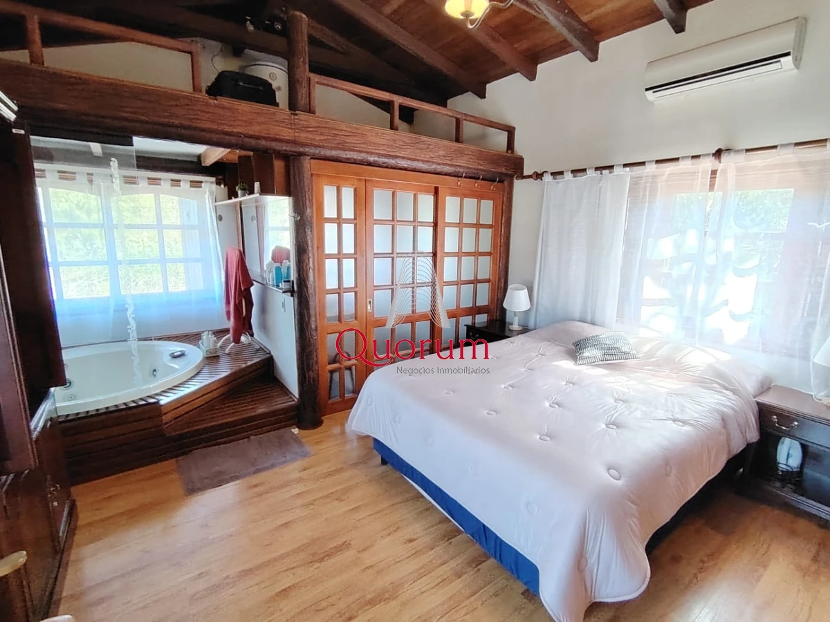 Casa ID.512 - Venta Casa 6 dormitorios Playa Mansa Punta del Este Uruguay