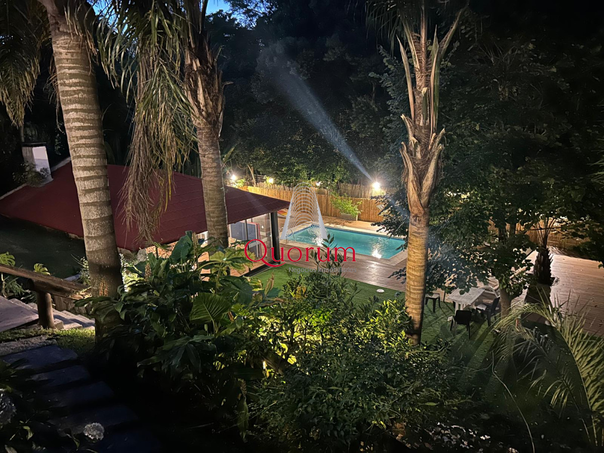 Casa ID.512 - Venta Casa 6 dormitorios Playa Mansa Punta del Este Uruguay