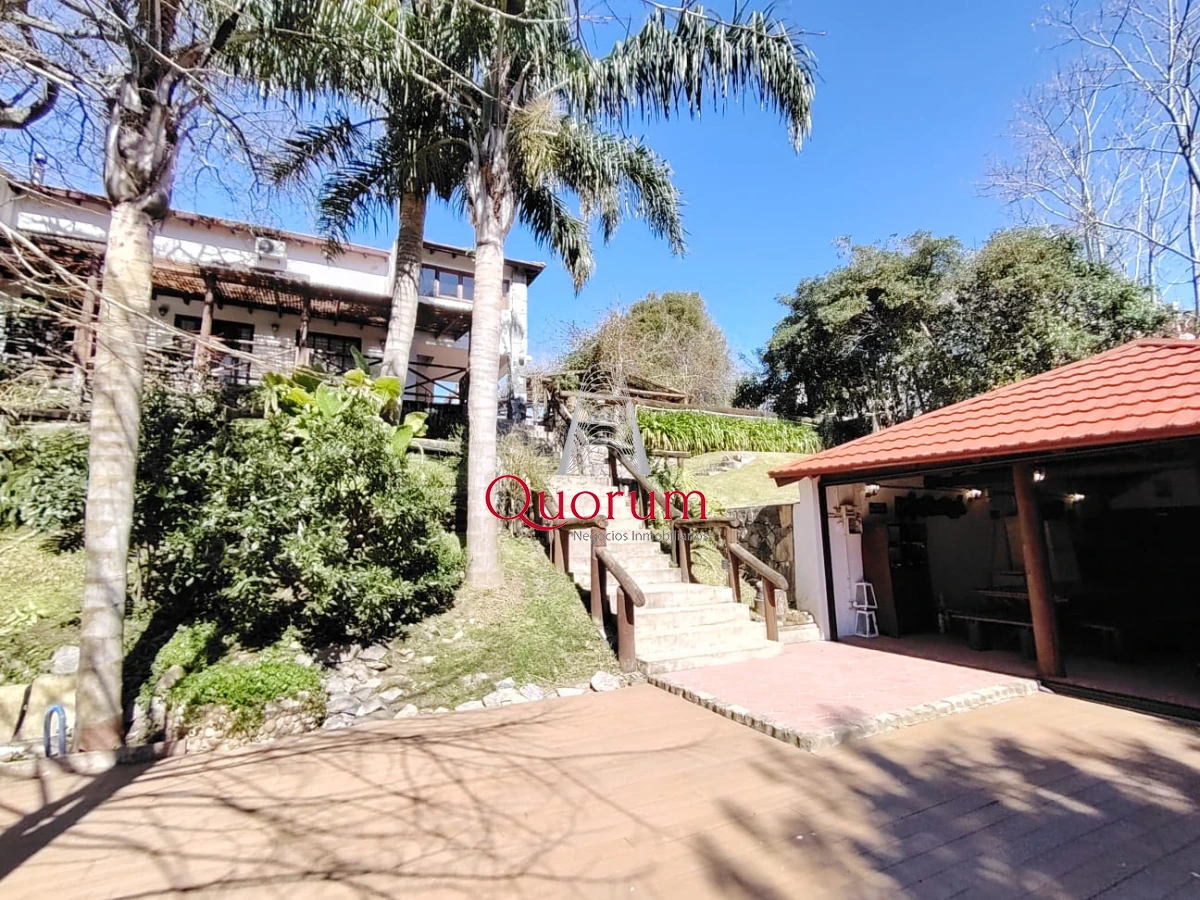 Casa ID.512 - Venta Casa 6 dormitorios Playa Mansa Punta del Este Uruguay