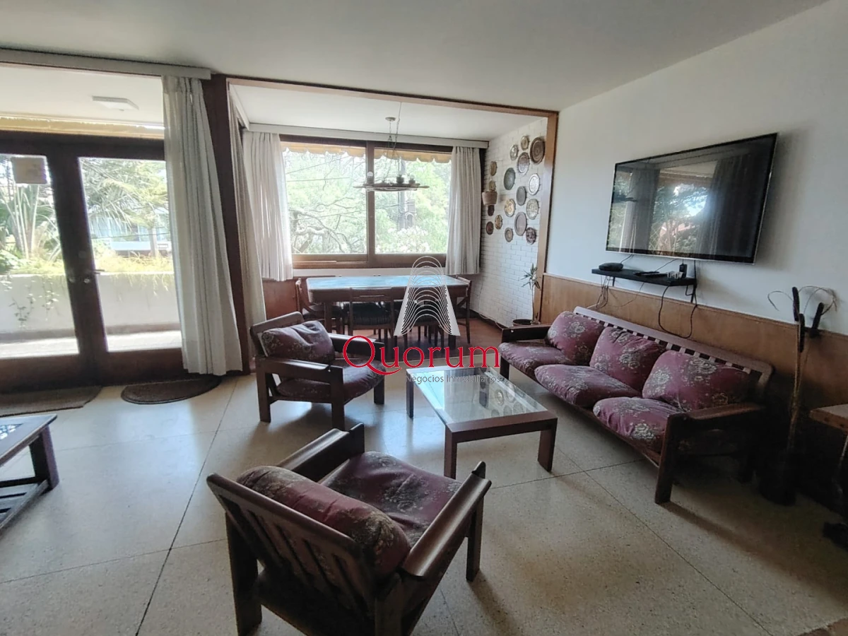 Casa ID.548 - Alquiler temporada 2027 Casa 4 dormitorios Punta del Este Playa Mansa
