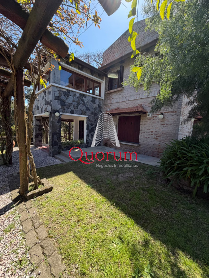 Casa ID.512 - Alquiler temporario Casa 5 dormitorios  Playa Mansa Punta del Este Uruguay 