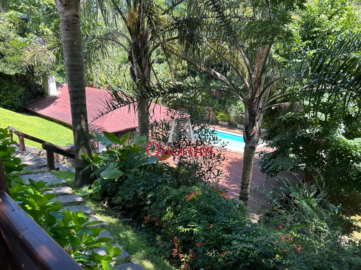 Casa ID.512 - Venta Casa 6 dormitorios Playa Mansa Punta del Este Uruguay