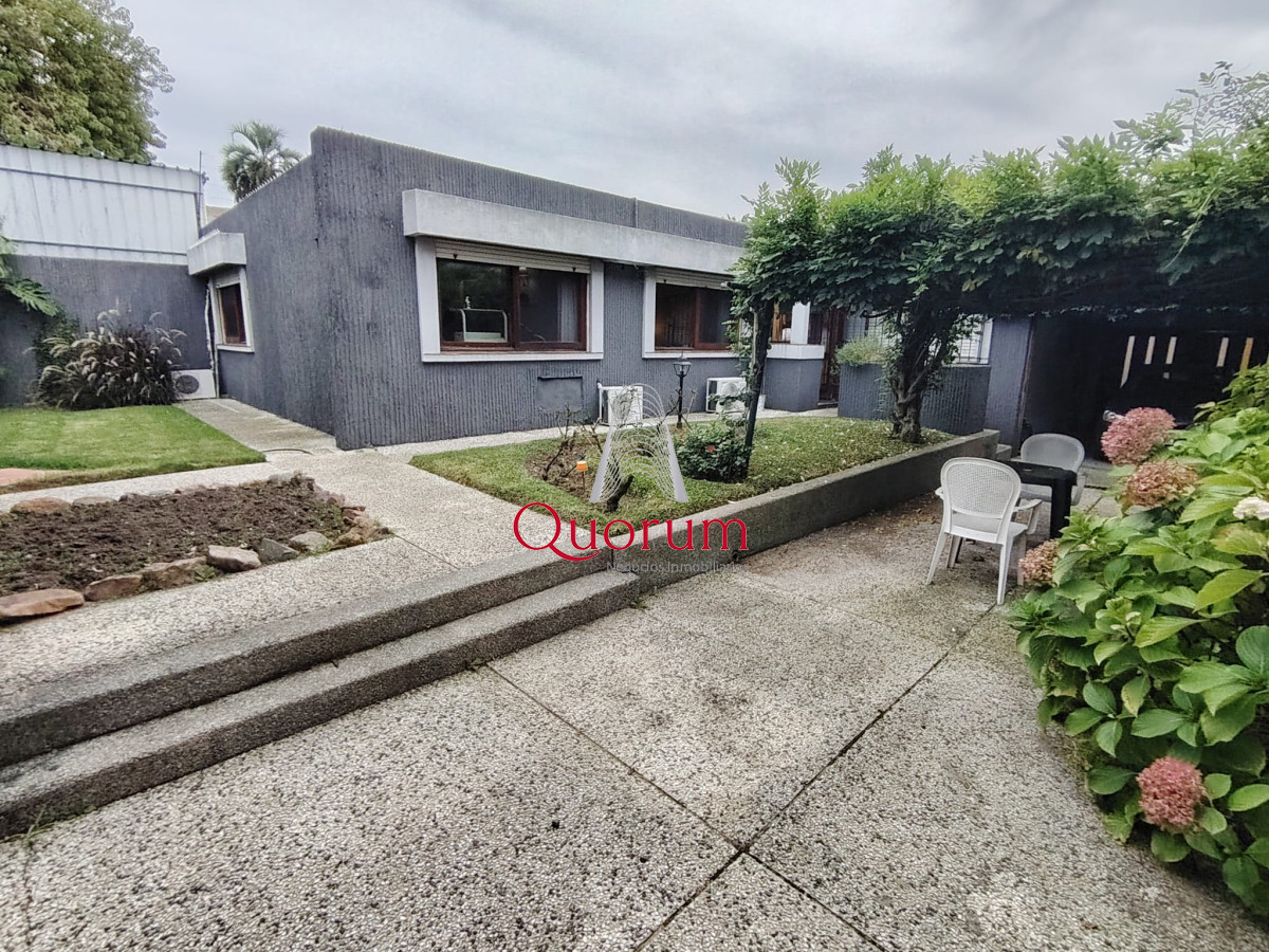 Casa ID.500 - Venta casa 3 dormitorios 2 baños y apartamento con entrada independiente en el centro de Maldonado Maldonado
