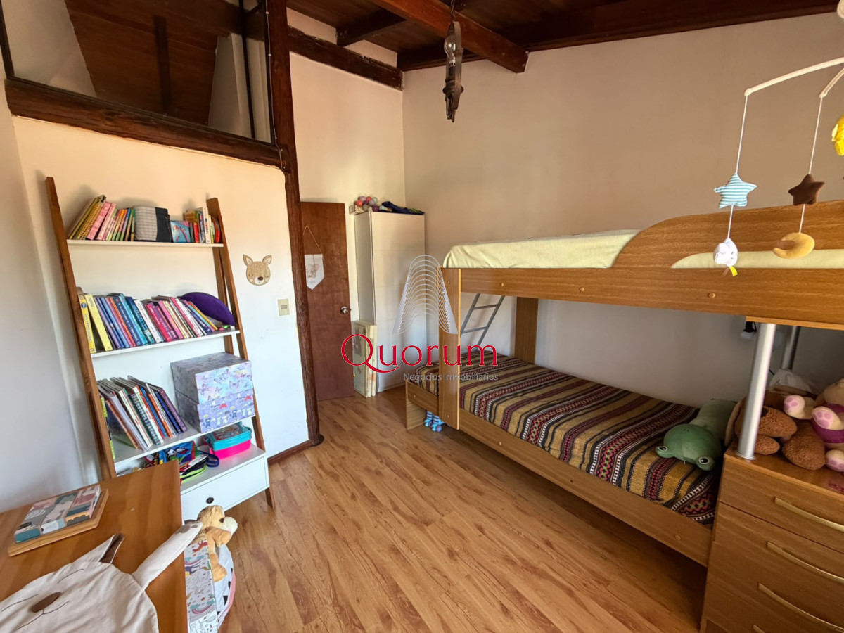 Casa ID.512 - Alquiler temporario Casa 5 dormitorios  Playa Mansa Punta del Este Uruguay 