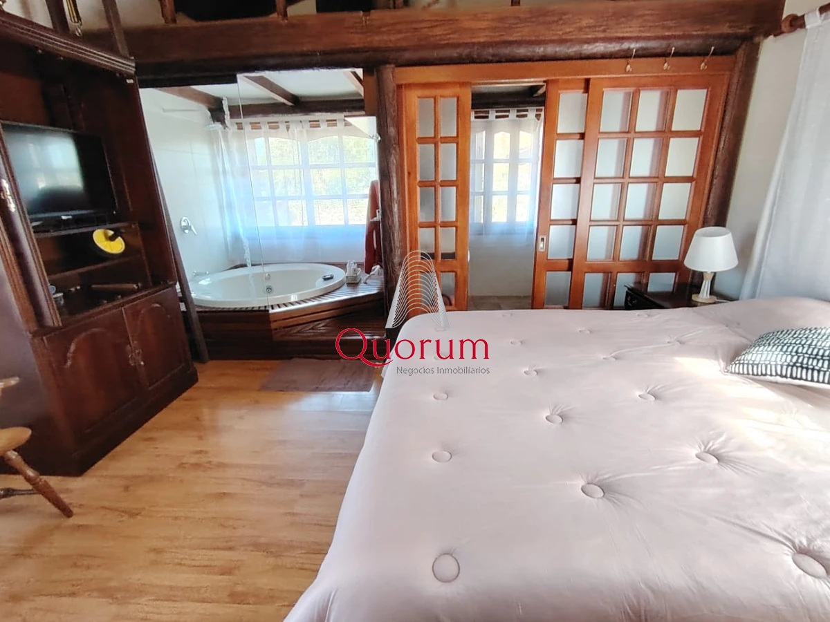 Casa ID.512 - Venta Casa 6 dormitorios Playa Mansa Punta del Este Uruguay