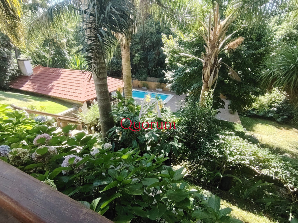 Casa ID.512 - Venta Casa 5 dormitorios + servicio Playa Mansa Punta del Este Uruguay 