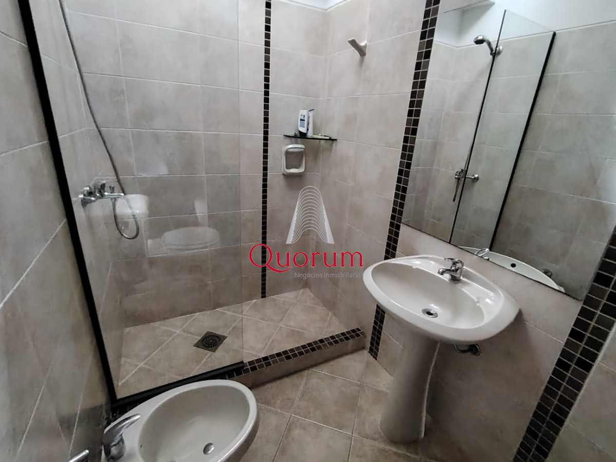 Casa ID.512 - Venta Casa 6 dormitorios Playa Mansa Punta del Este Uruguay