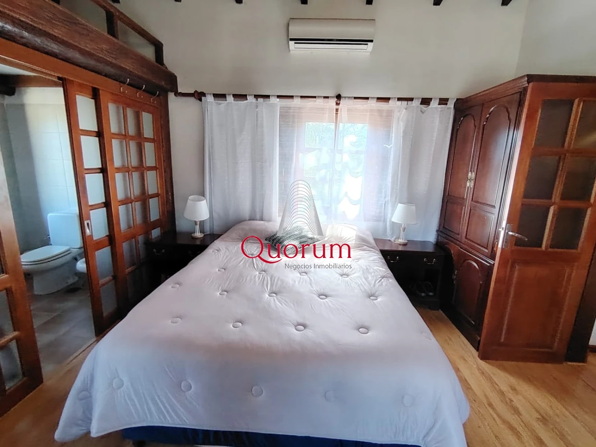 Casa ID.512 - Venta Casa 6 dormitorios Playa Mansa Punta del Este Uruguay