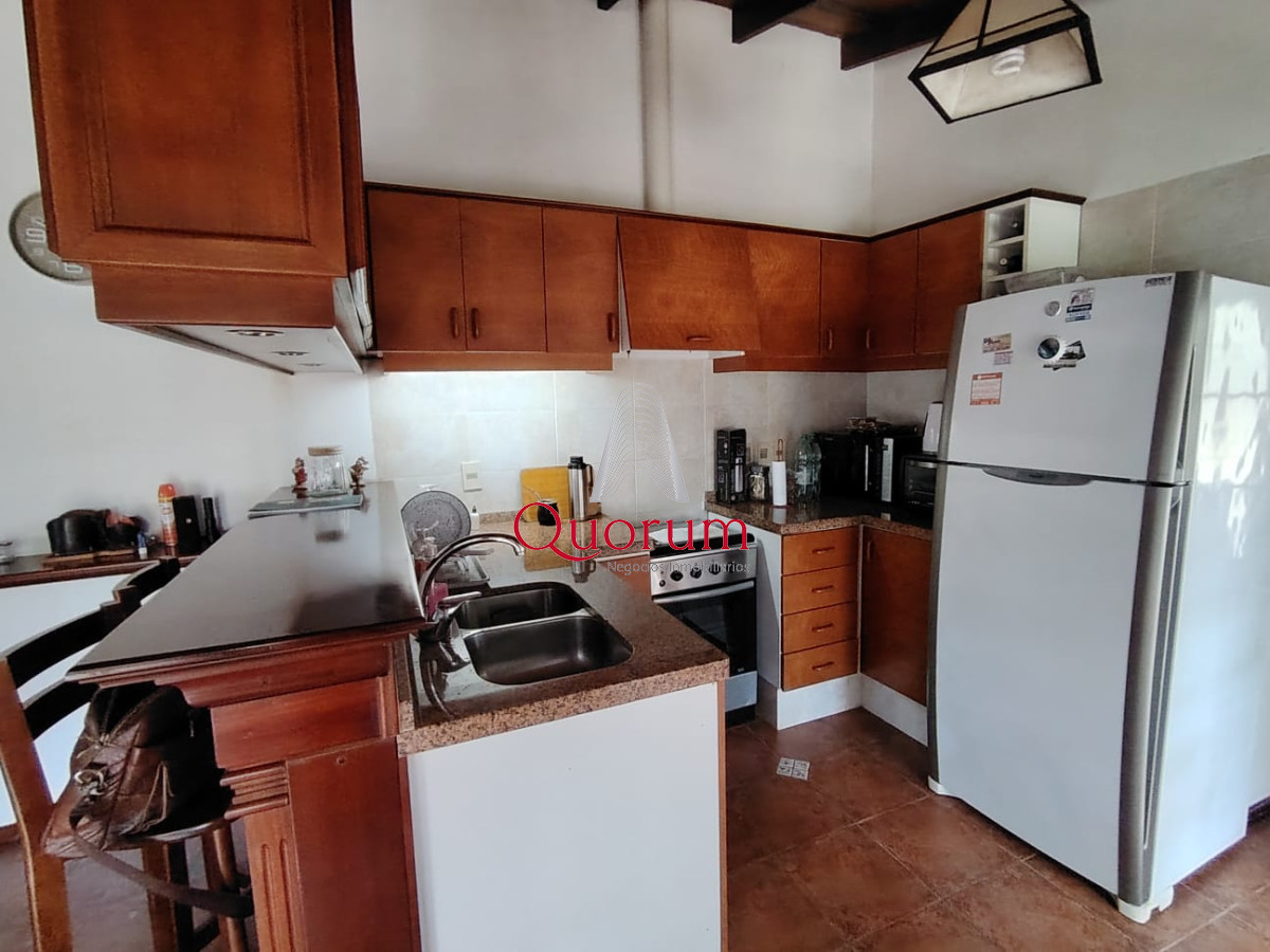 Casa ID.512 - Venta Casa 6 dormitorios Playa Mansa Punta del Este Uruguay