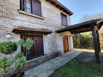 Venta Casa 6 dormitorios Playa Mansa Punta del Este Uruguay