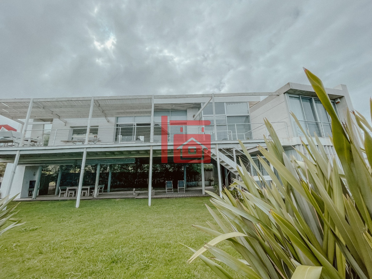 Casa ID.398 - Casa frente al mar en el chorro, manantiales.
