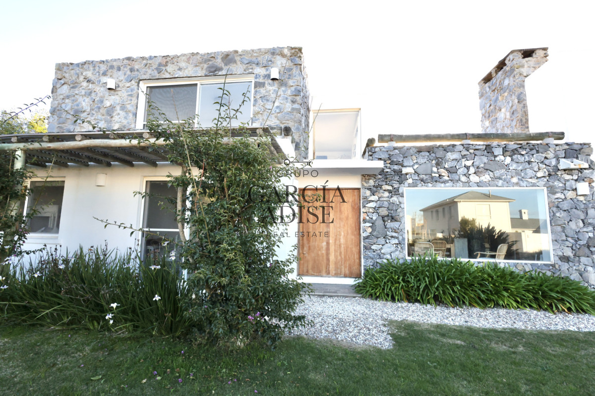 Casa ID.440/Casa-en-Club-de-Mar-con-4-habitaciones. - Casa en Club de Mar con 4 habitaciones.