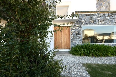 Casa en Club de Mar con 4 habitaciones.