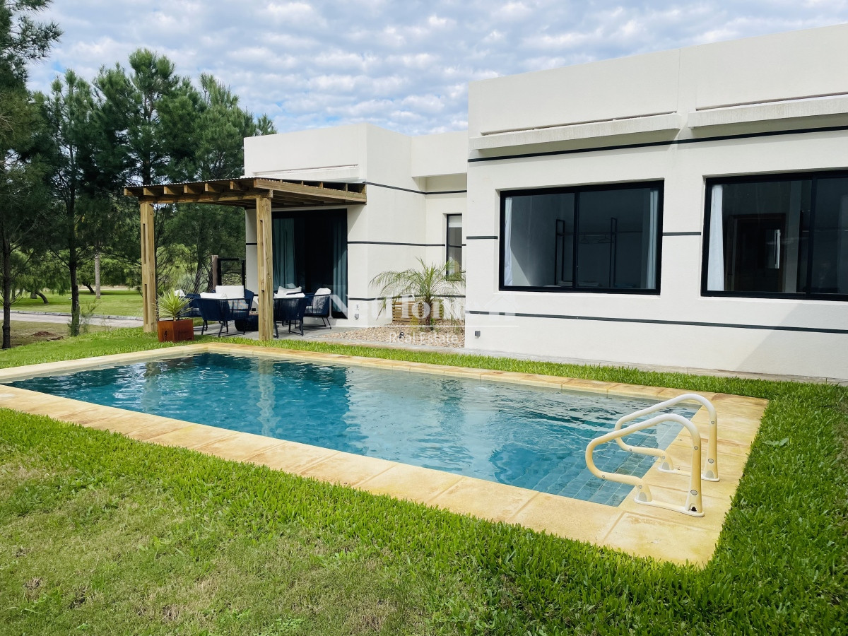 Casa ID.656 - Hermosa casa en Acres de Solanas