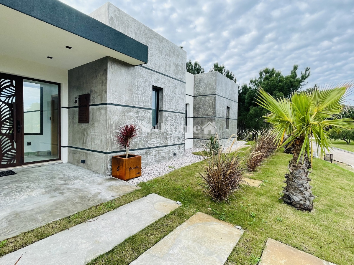 Casa ID.656 - Hermosa casa en Acres de Solanas