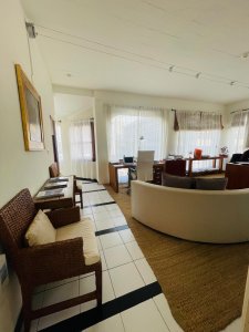 alquiler de oficina con vista 360º en punta del este - ccp37781l