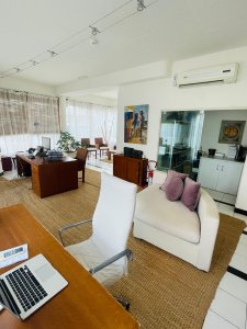 alquiler de oficina con vista 360º en punta del este - ccp37781l