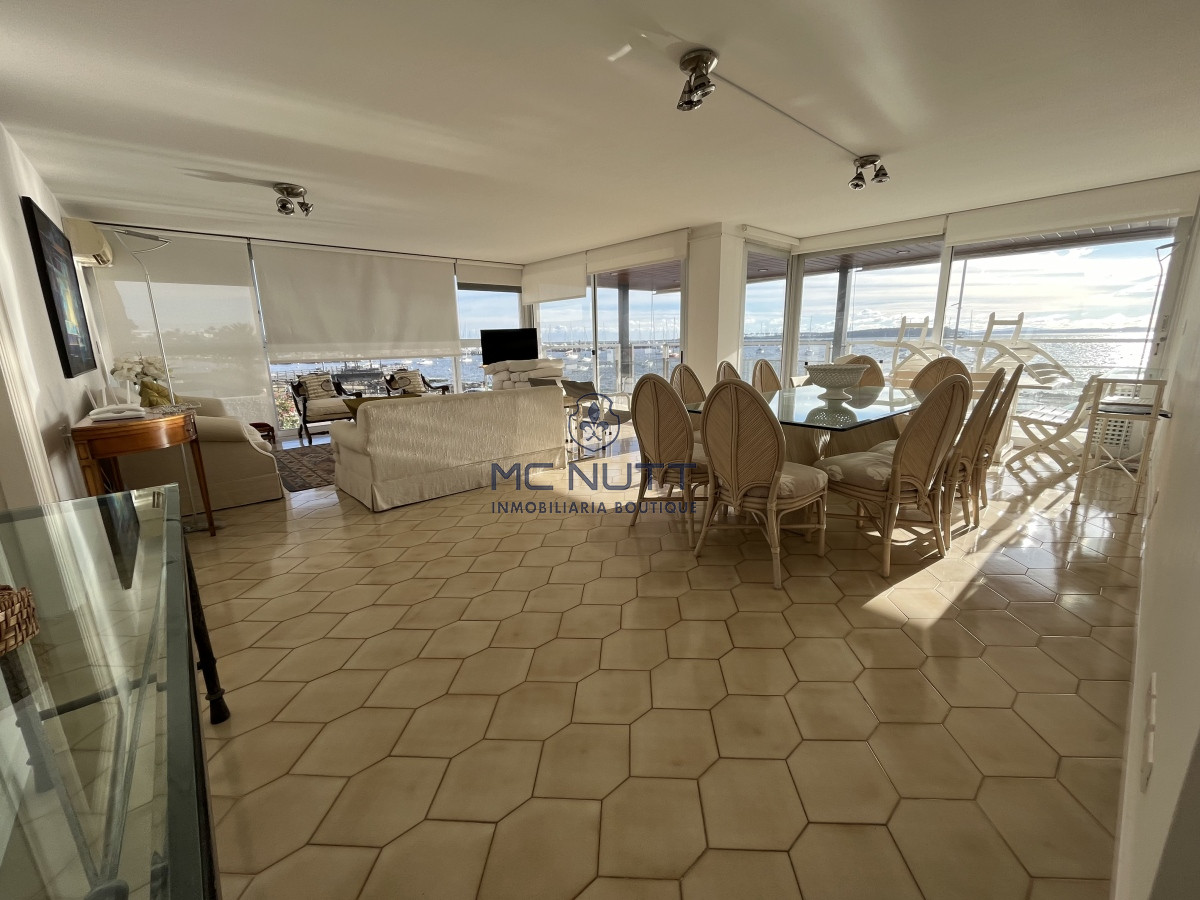 Apartamento Ref.593/ - Venta de departamento frente al mar en Punta del Este