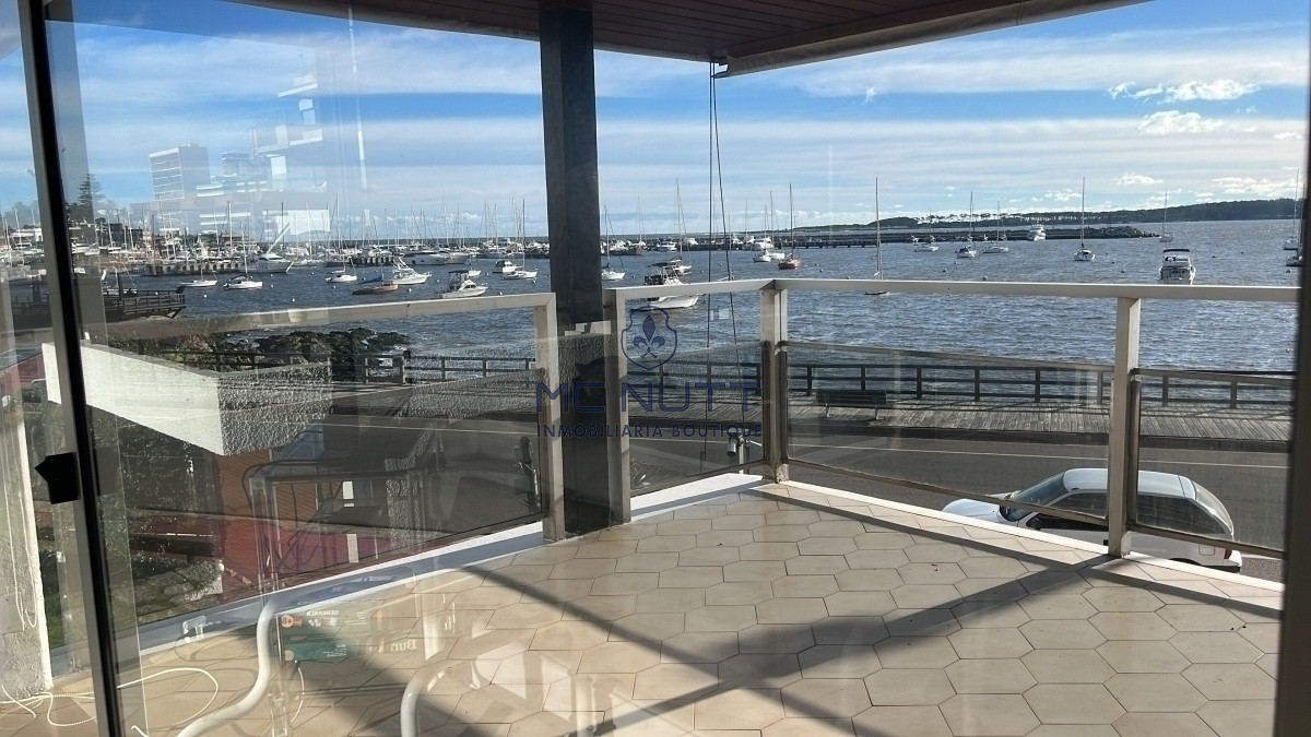 Apartamento Ref.593/ - Venta de departamento frente al mar en Punta del Este