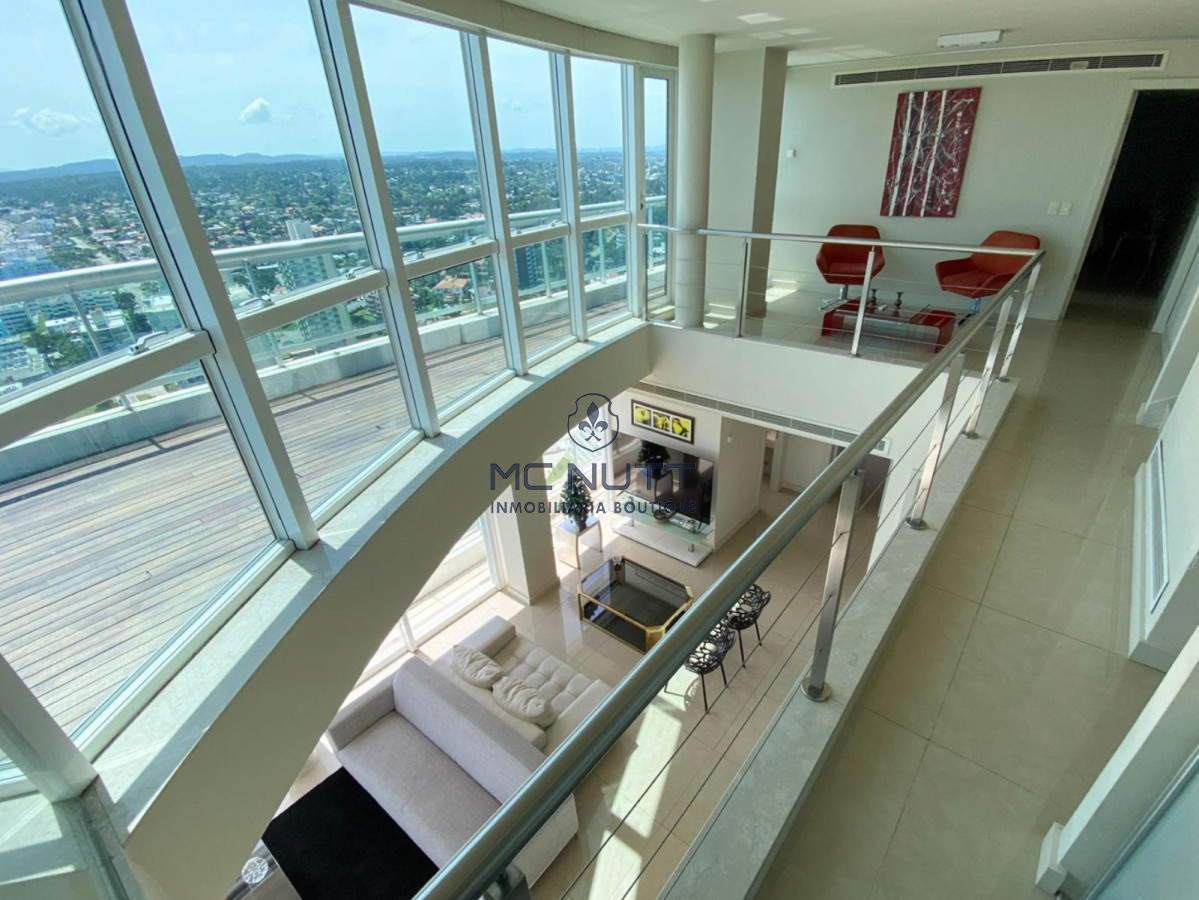 Apartamento Ref.697/ - Excepcional Penthouse en mansa