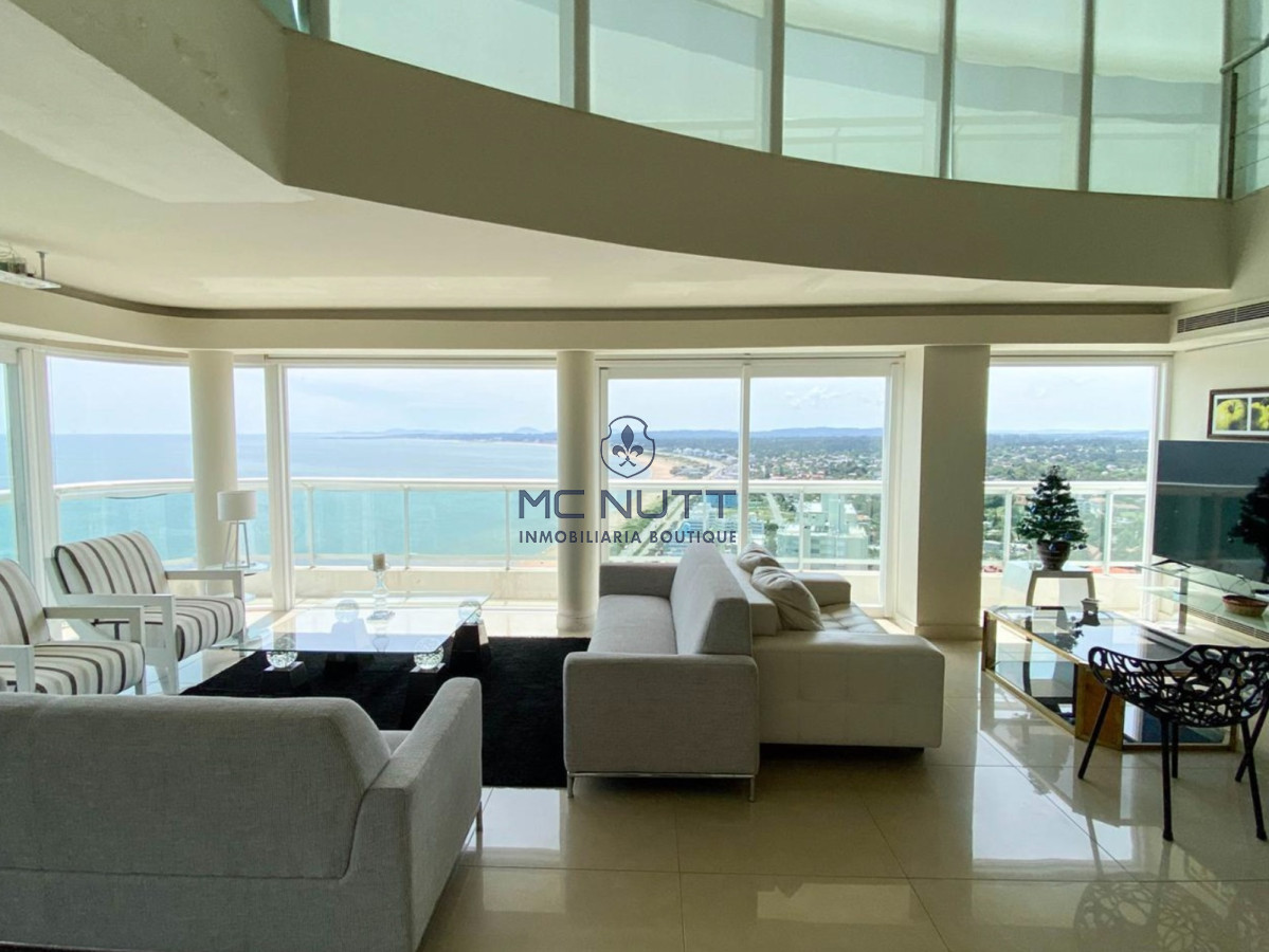 Apartamento Ref.697/ - Excepcional Penthouse en mansa