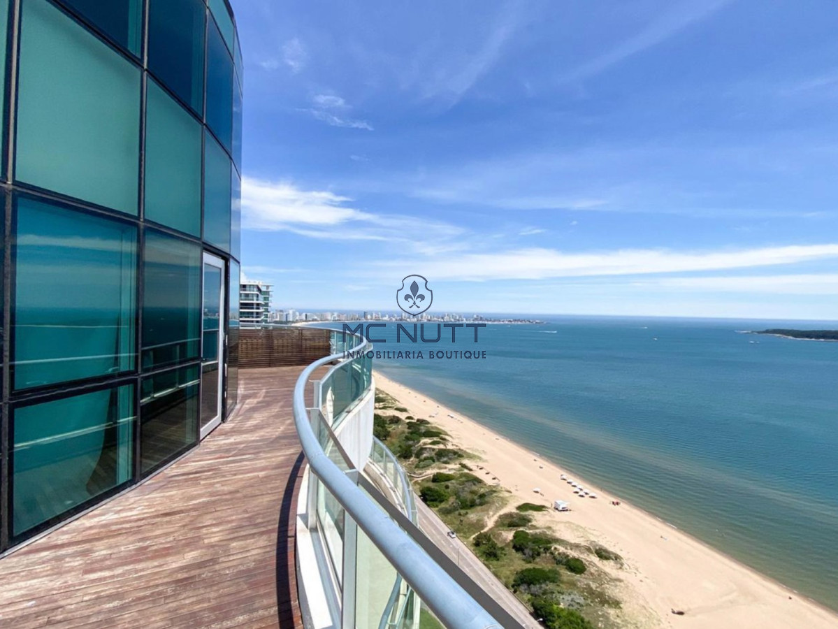 Apartamento Ref.697/ - Excepcional Penthouse en mansa