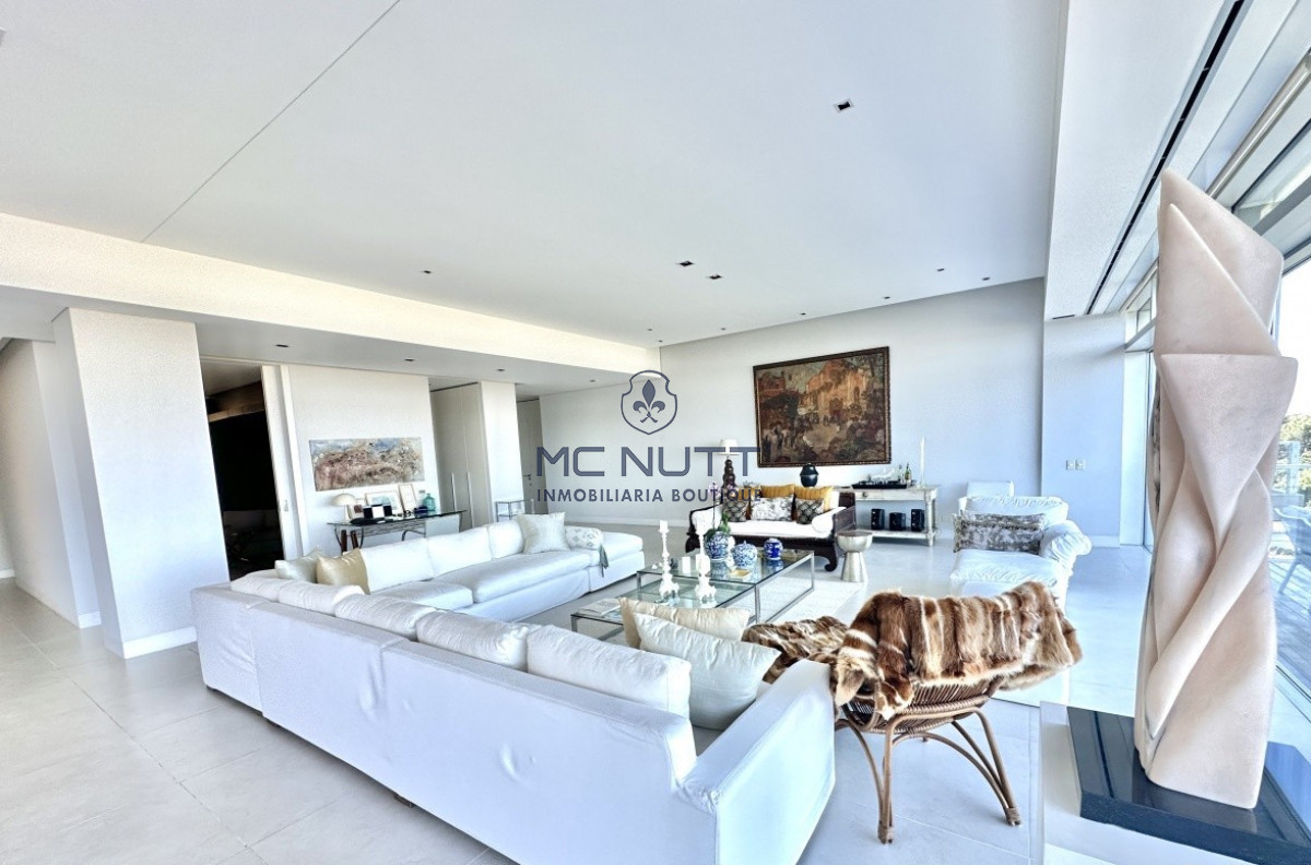 Apartamento Ref.640/ - Unidad en edificio único y de lujo