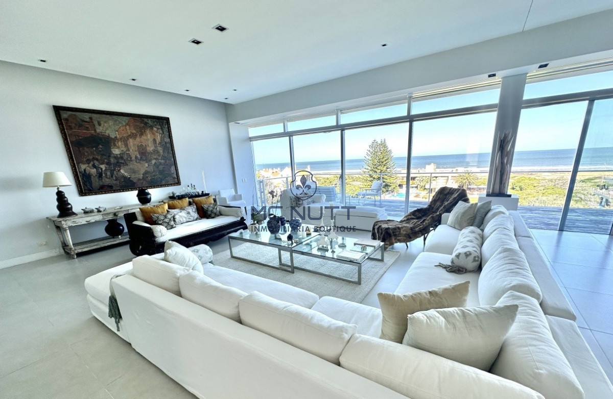 Apartamento Ref.640/ - Unidad en edificio único y de lujo