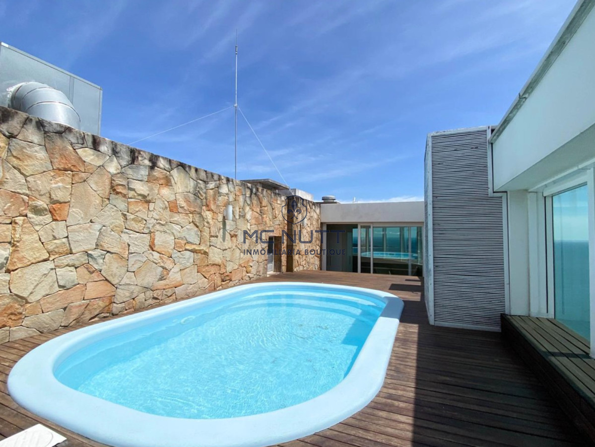 Apartamento Ref.697/ - Excepcional Penthouse en mansa