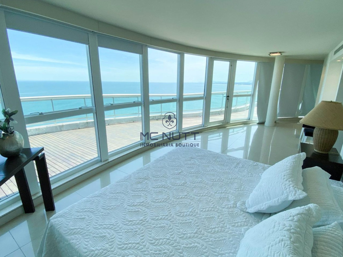 Apartamento Ref.697/ - Excepcional Penthouse en mansa