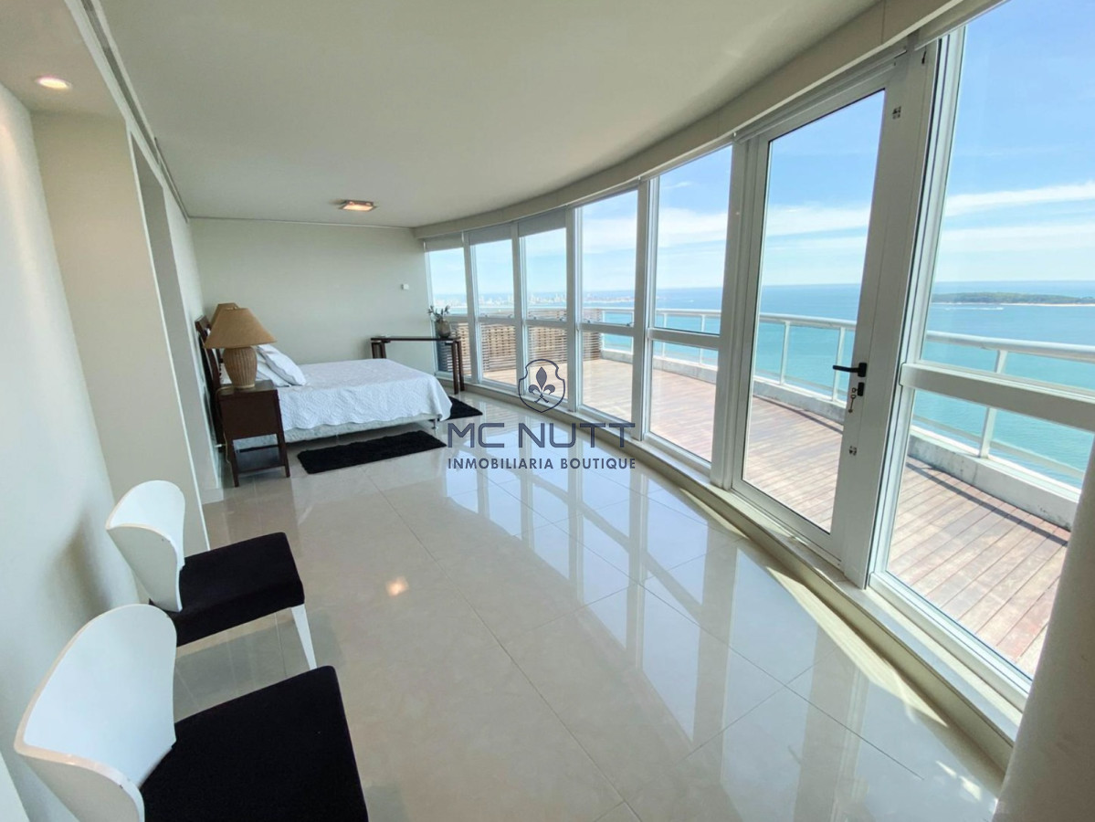 Apartamento Ref.697/ - Excepcional Penthouse en mansa