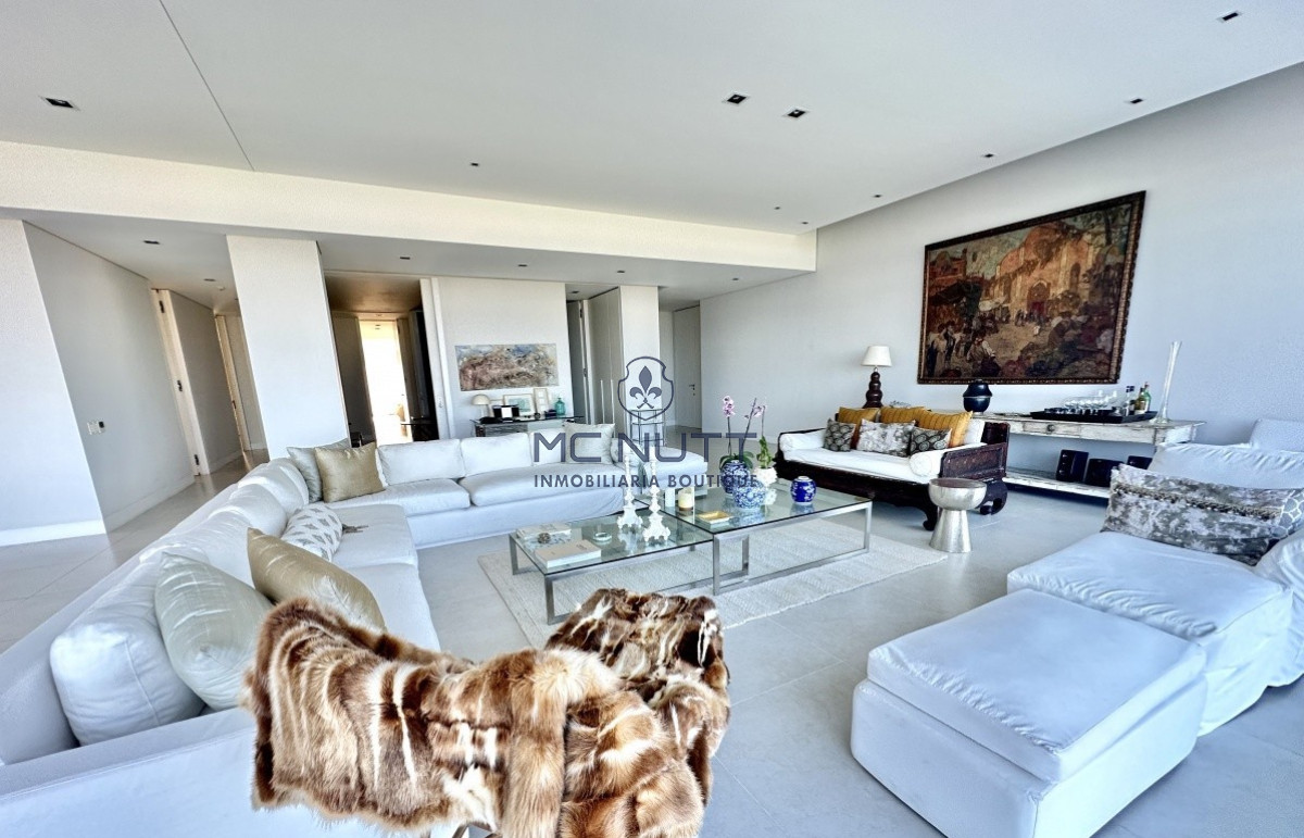 Apartamento Ref.640/ - Unidad en edificio único y de lujo