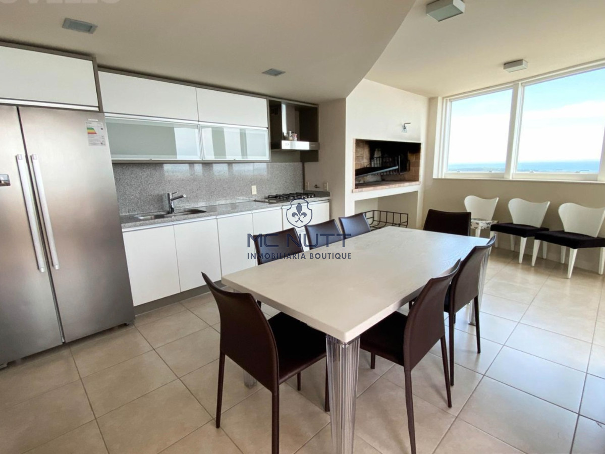 Apartamento Ref.697/ - Excepcional Penthouse en mansa