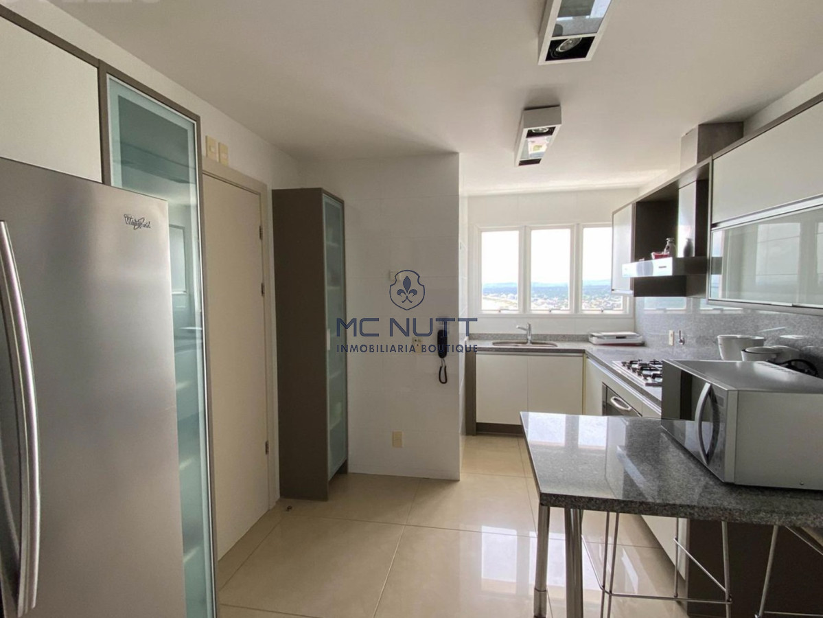 Apartamento Ref.697/ - Excepcional Penthouse en mansa