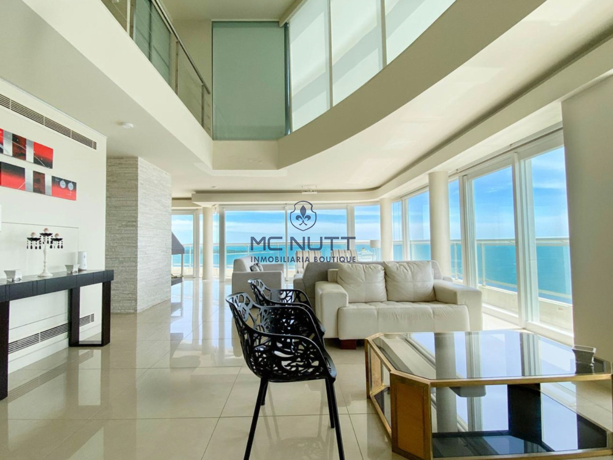 Apartamento Ref.697/ - Excepcional Penthouse en mansa