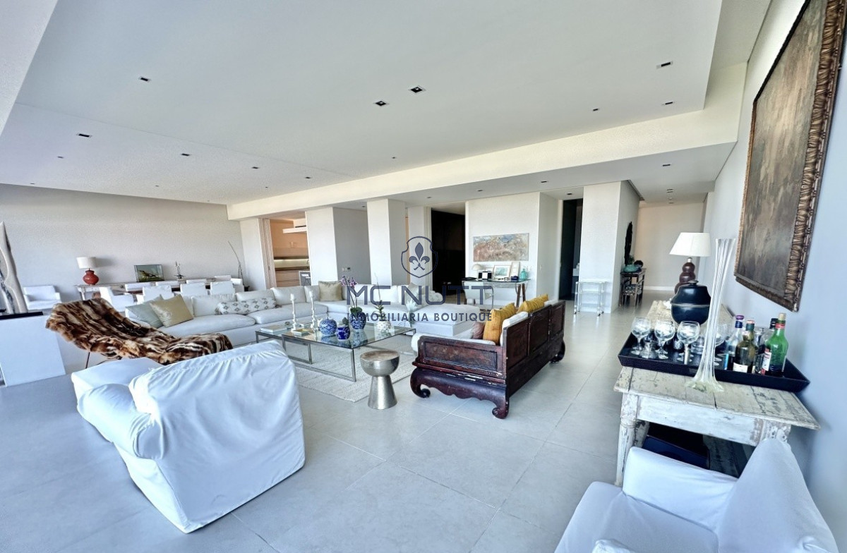 Apartamento Ref.640/ - Unidad en edificio único y de lujo